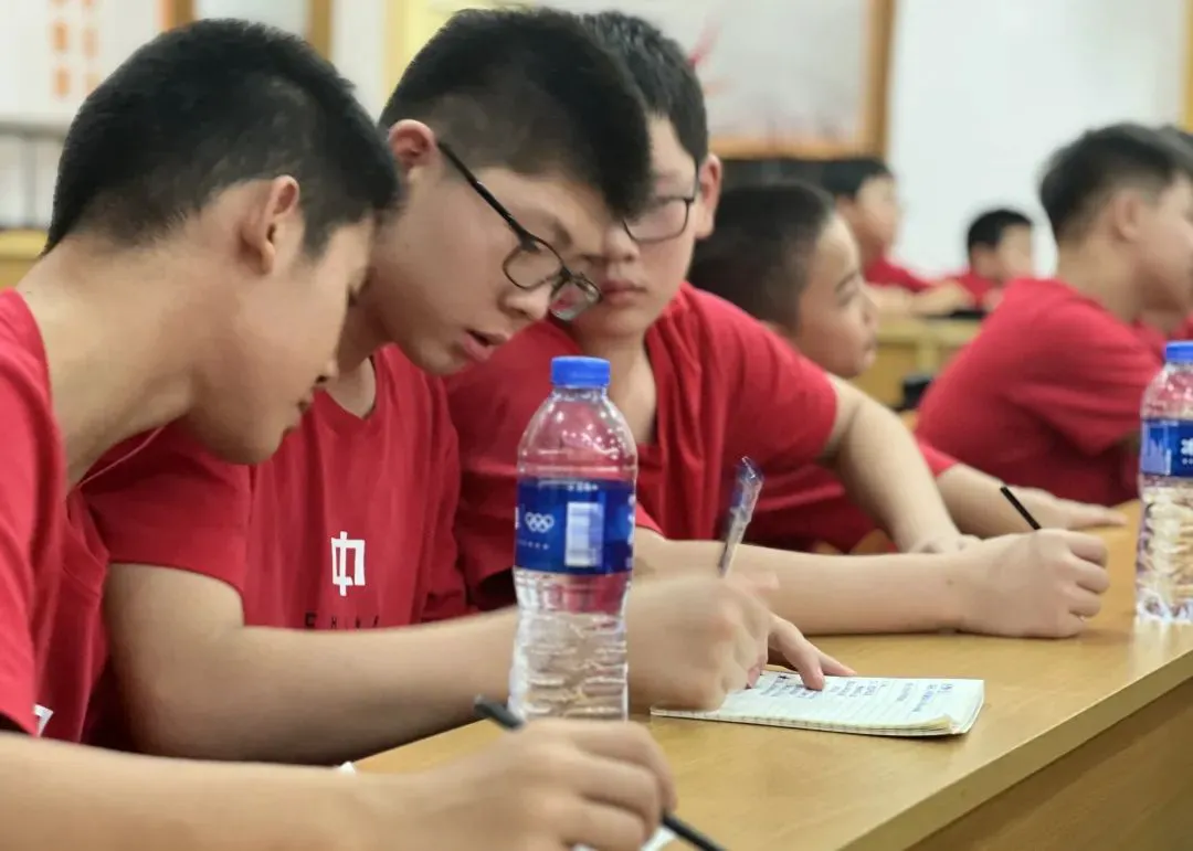 刻苦训练篮球时如何避免受伤的建议_2